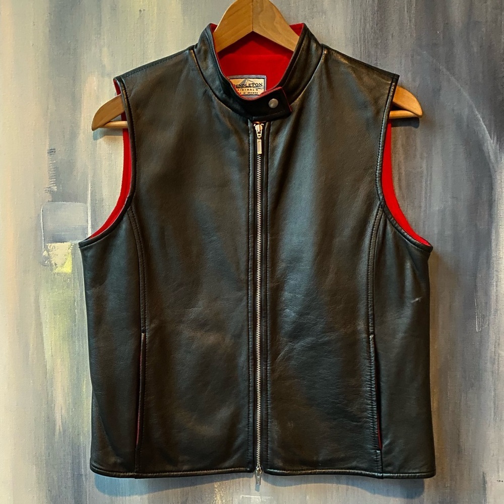 Pendleton Black Leather Vest with Red Fleece Lining Sz Small Mint Condition